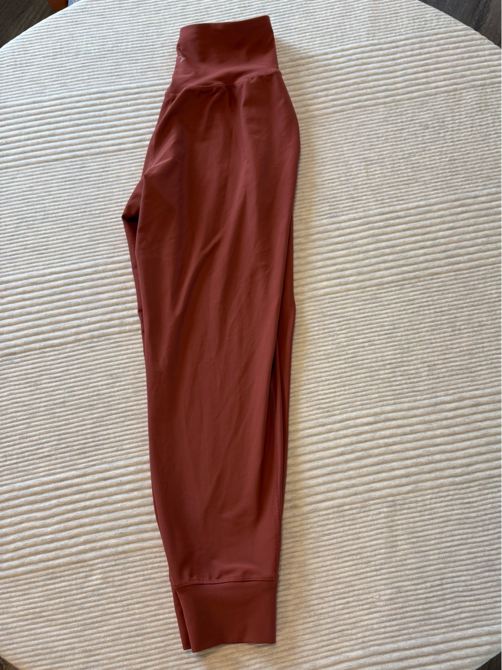 Old Navy Active Elevate Go-Dry High-Rise Cropped Leggings Rust Medium